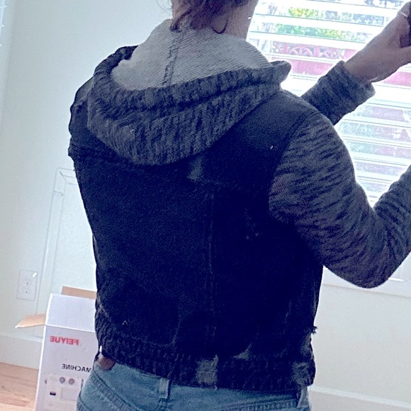 Cropped Jacket - Picture 9 of 9